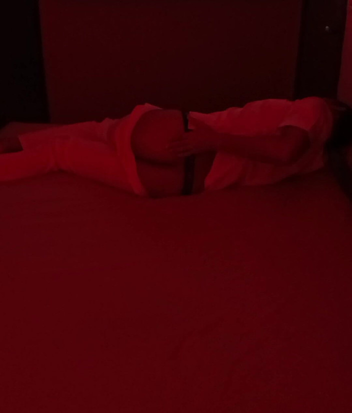 MiguellTrajano: Видения красной комнаты - медсестра снимает чувственное видео для дежурного доктора