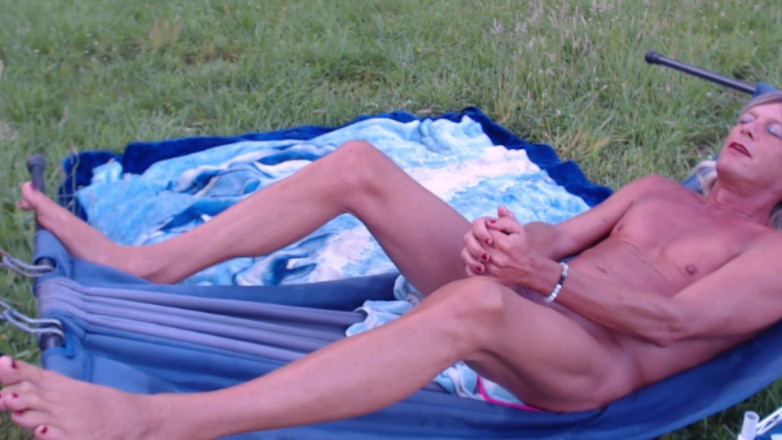 CdSissySarah: Chcaní V Houpací Síti S Paní, Která Sleduje Během Vysílání....