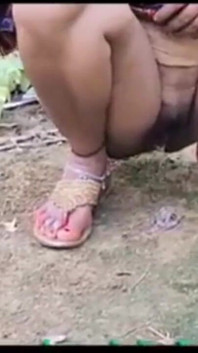 Bhabhi làm tình ngoài trời bị devar đụ trong rừng rậm ở Open Aria