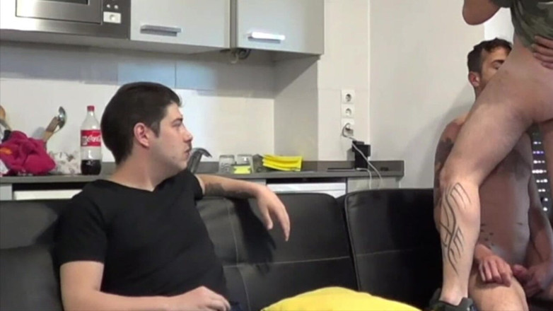Viktor ROM by Crunchboy: Gangbang s přáteli