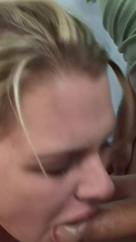 Sexy blonde loves screwing in her ass