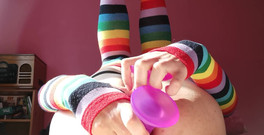 Rainbow Femboy: Nová sada videí přehrání zadku od 3. září