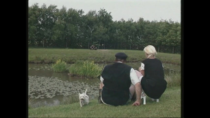 MCG Empire: Sexy bionda tedesca ha una scopata a tre all'aperto in...