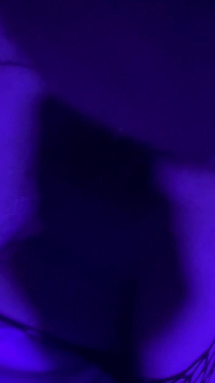 Zoey Portland: Zoey Portland Dostane velký penis dozadu v klubu