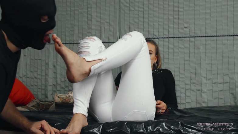 Cruel Anettes fetish world: Sapatos sujos, solas sujas