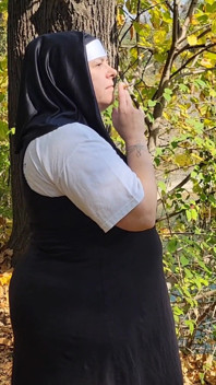Schwangere nonne rauchen
