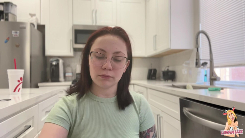 Lenna Lux: Meid betrapte je op kijken