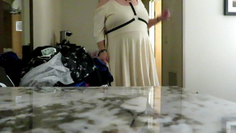 BBW nurse Vicki adventures with friends: Dressing for special dinner at Parrot Fest in Houston January 2022