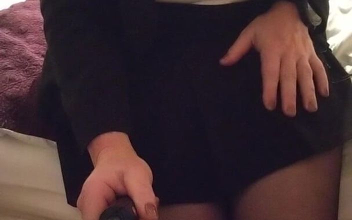 NikkiGee: Crezi că ținuta mea este potrivită pentru muncă?