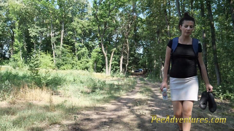 Pee Adventures: Svuota il mio inasod ragazzino all'aperto e vivi la mia...
