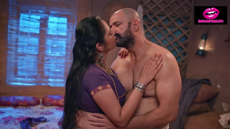 Indianpinklips: 인도 남자와 섹스하는 울루 여배우