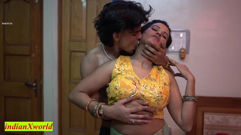 Indian Xshot: Rahul vince la moglie dell'amico nel gioco scommette. La moglie...