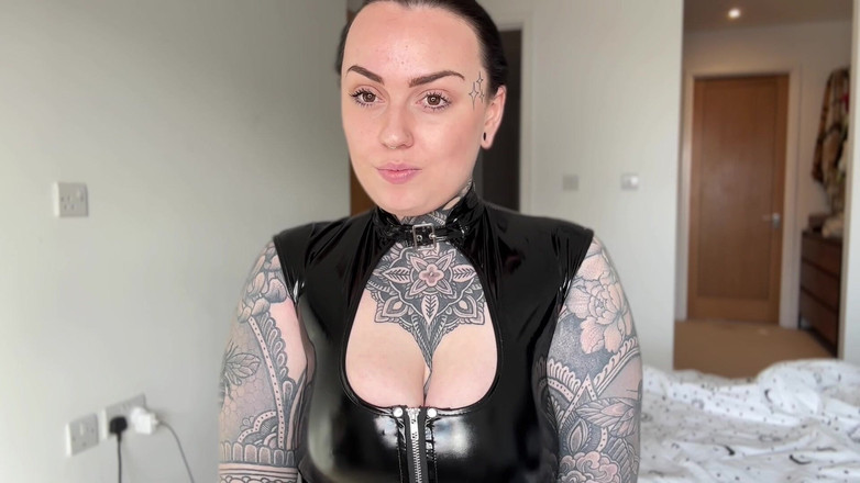 Miss Valentina: Financie meus novos peitos