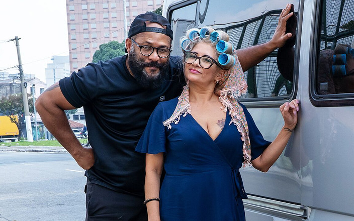 MaturePickup: Prsatá žena v domácnosti zkoušela velmi tvrdé šukání zadku