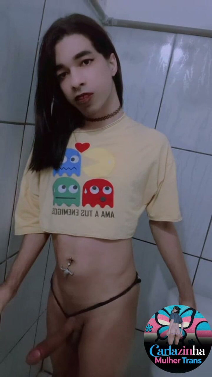 Srta. Carla: Carlazinha Safada Naked on Her Knees Asking for Cum on...