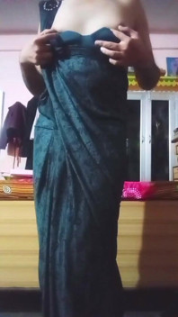Indian Gay Crossdresser Bottom Pressing and Playing with Her Big Boobs in Black Saree Real Homemade XXX Sex