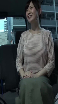 Momoka - Housewife Pick-up Vol. 1
