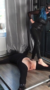 Ballbusting the Worm