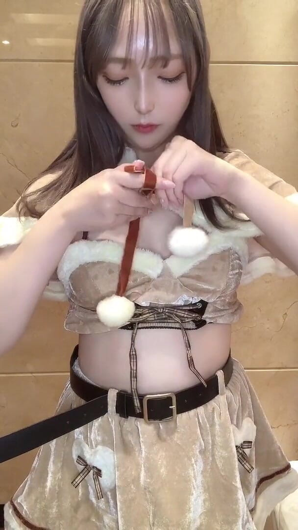 MilkyUni: Dressing live de Crăciun cu cosplayeri