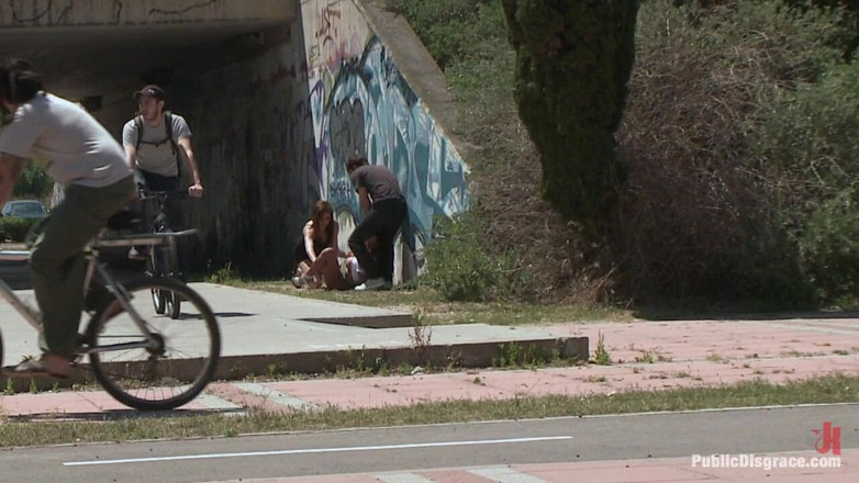 Public Disgrace by Kink: Grandi tette, culo rotondo, in vergogna
