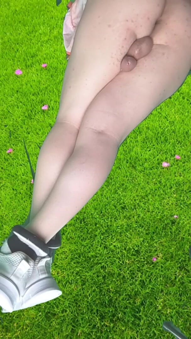 Kitty_Cross: Culona bionda effeminato dolce culo succoso cosce liscia lecca-sissy