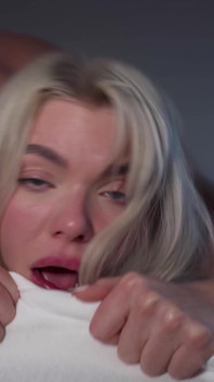 Aggressive Hard Sex with Gorgeous Vixen Model