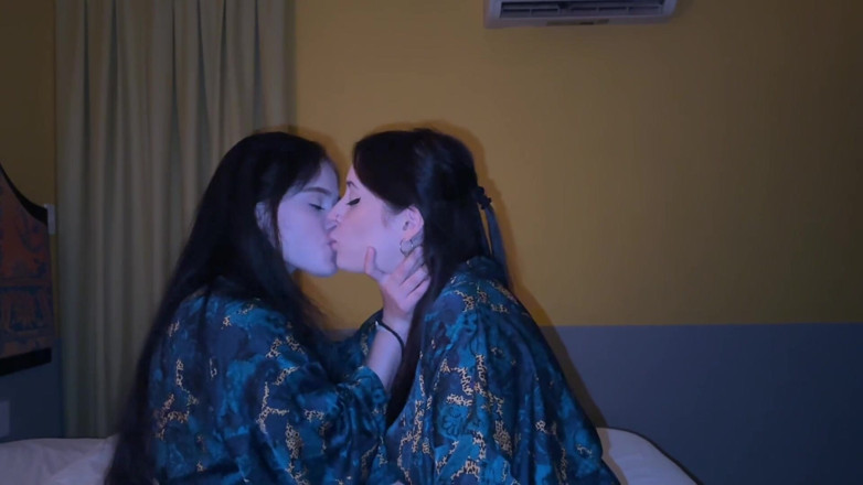 LuchCrush: Ošukal jsem svou lesbickou nevlastní sestru Raw: Relace děvky