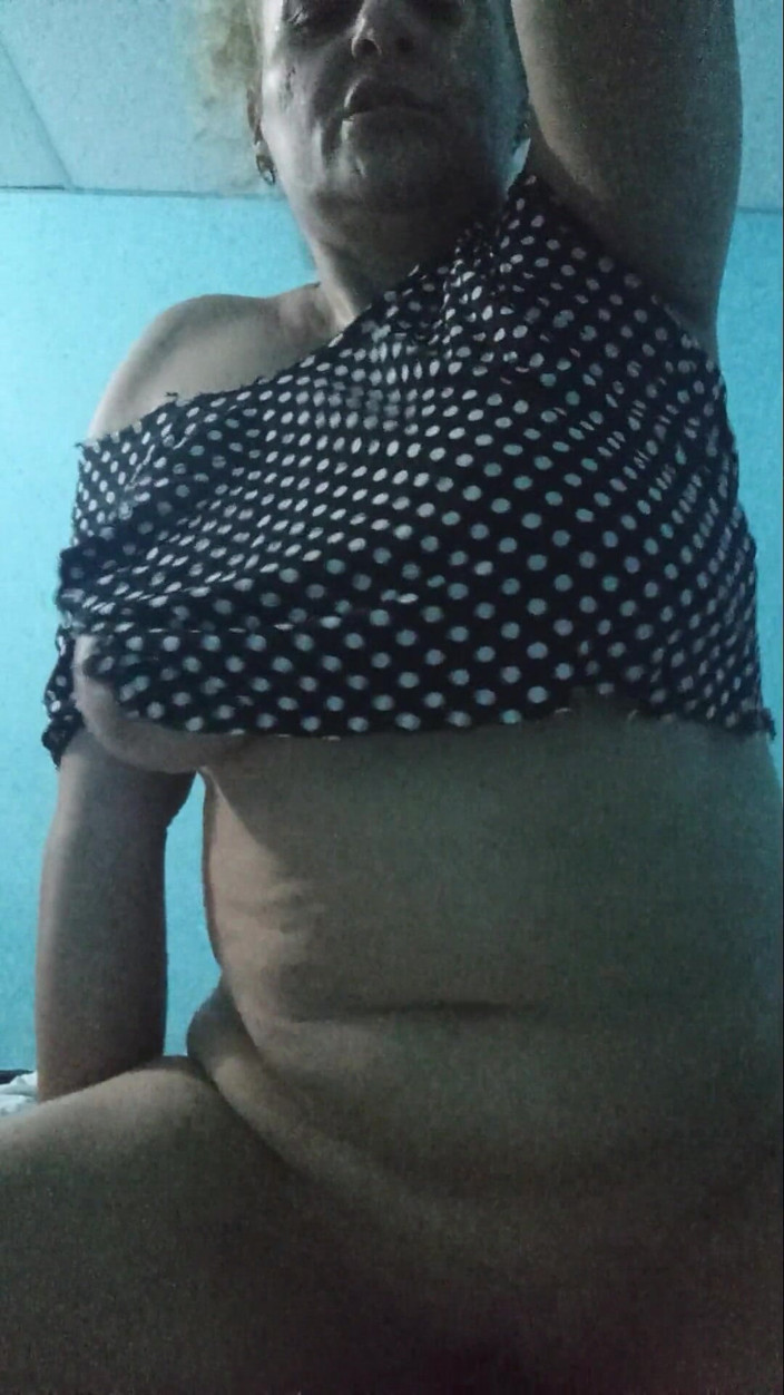 Lobicam: Aku muasin memekku pakai sikat rambut sampai orgasme berbulu