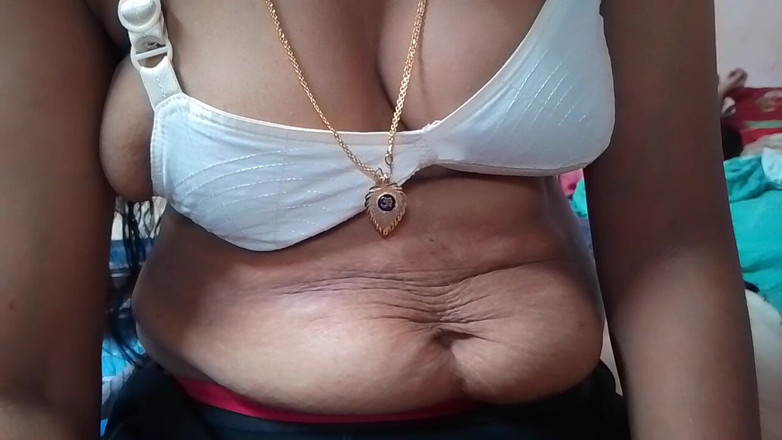 Skydreem1104: Malayalee acariciando sua amiga com pau na boca