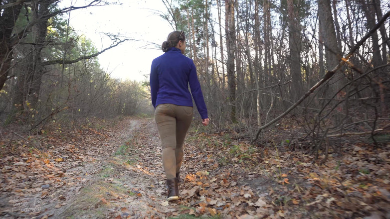 Teasecombo 4K: PAWG MILF in Tight Jeans Walking Ass Fetish Visible Panty...