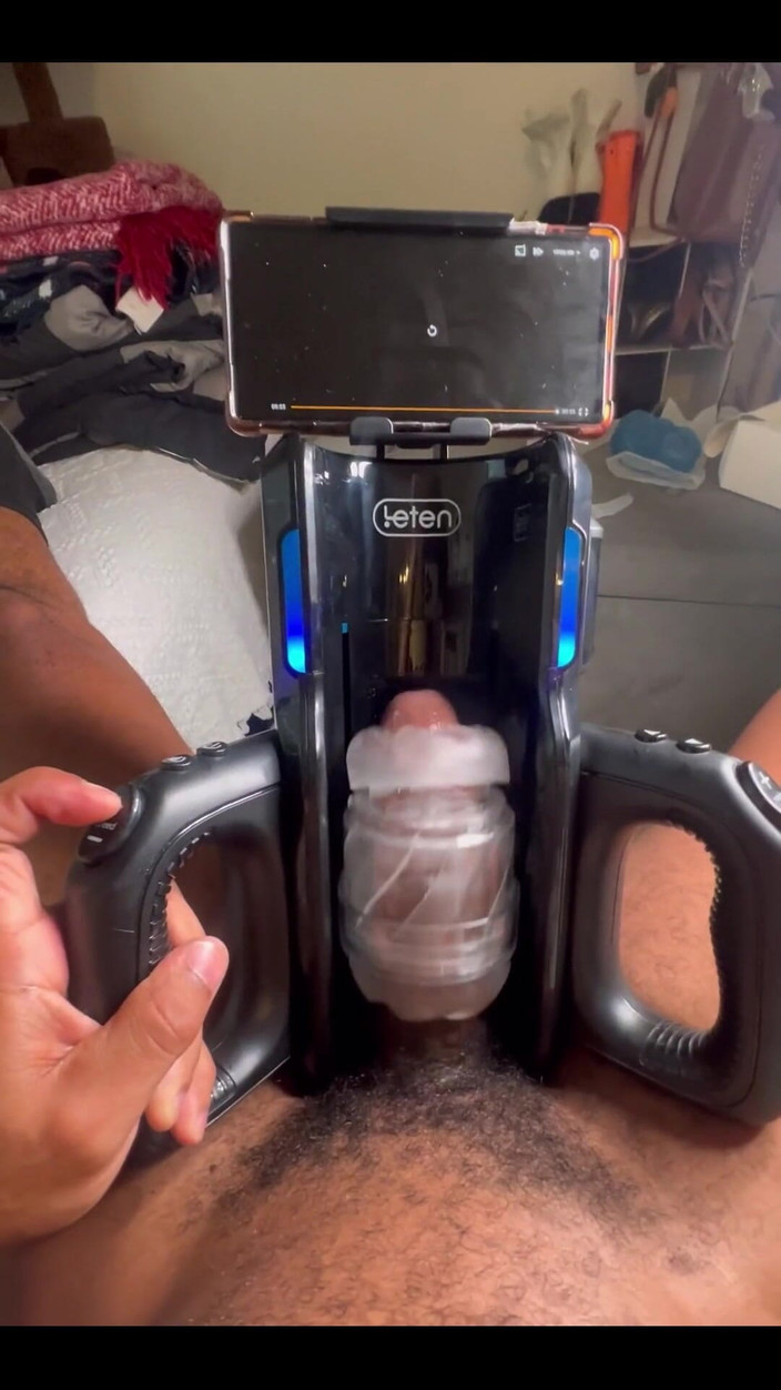 Tony Genius: Thruster-masturbator pro