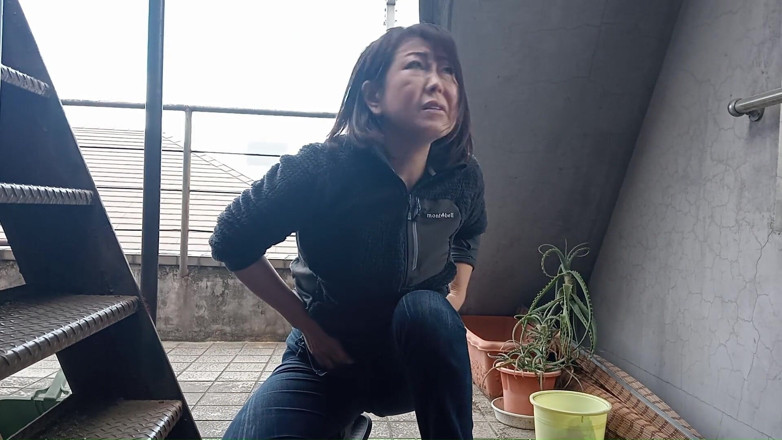 Mayumi Kanzaki: 日本绝望的尿视频