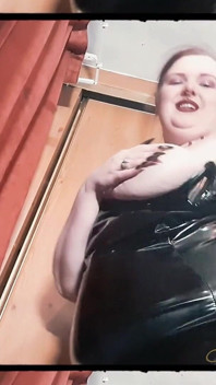 乳房崇拜 101