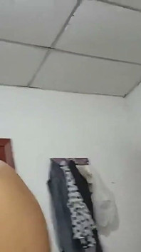 의붓여동생의 대물 자지를 따먹는 미국 뉴욕의 처진 젖탱이 18살 갈색 머리 79
