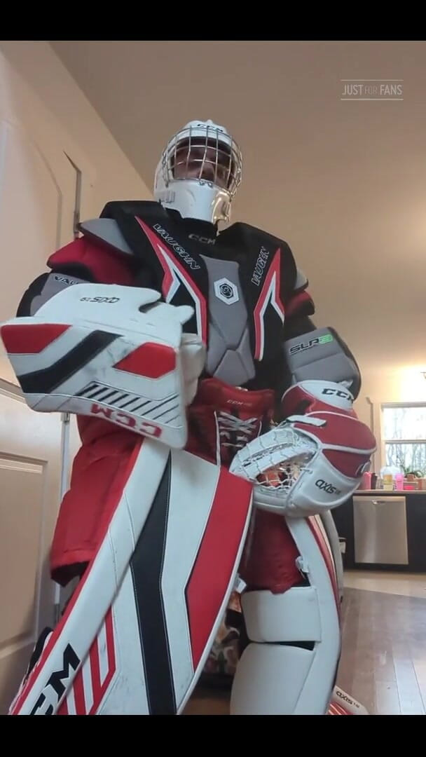 Bruiser Bearwood: Buteuse de hockey