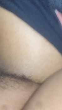 MILF Pequena E Apaixonada Deixa Seu Homen Fazer O Que Quiser Com O Cuzinho
