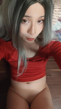 Femme with a Treat Below!