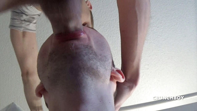 STRAIGHTS BOYS COERCED TO FUCK GAY: Eşcinsel heteroseksüel arkadaşlarını emmeyi seviyor