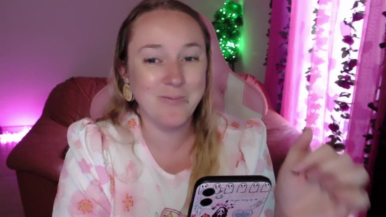 Kisicaxx: Большой черный член поклоняется грязным разговором