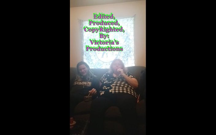 BBW nurse Vicki adventures with friends: Found a New Friend and He Likes to Share His...