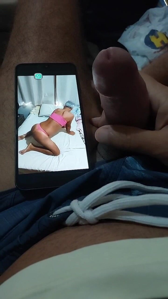Ladysilvas: Ladysilva făcând un live masturbându-și penisul, îi plăcea să-și vadă vudeo...