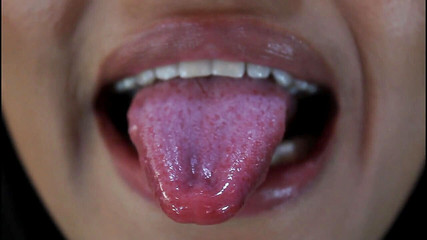 Xamy_97: Kaki cantik saya dan mulut seksi saya