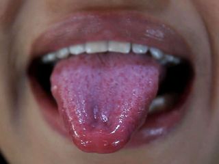 Xamy_97: moje ładne stopy i seksowne usta