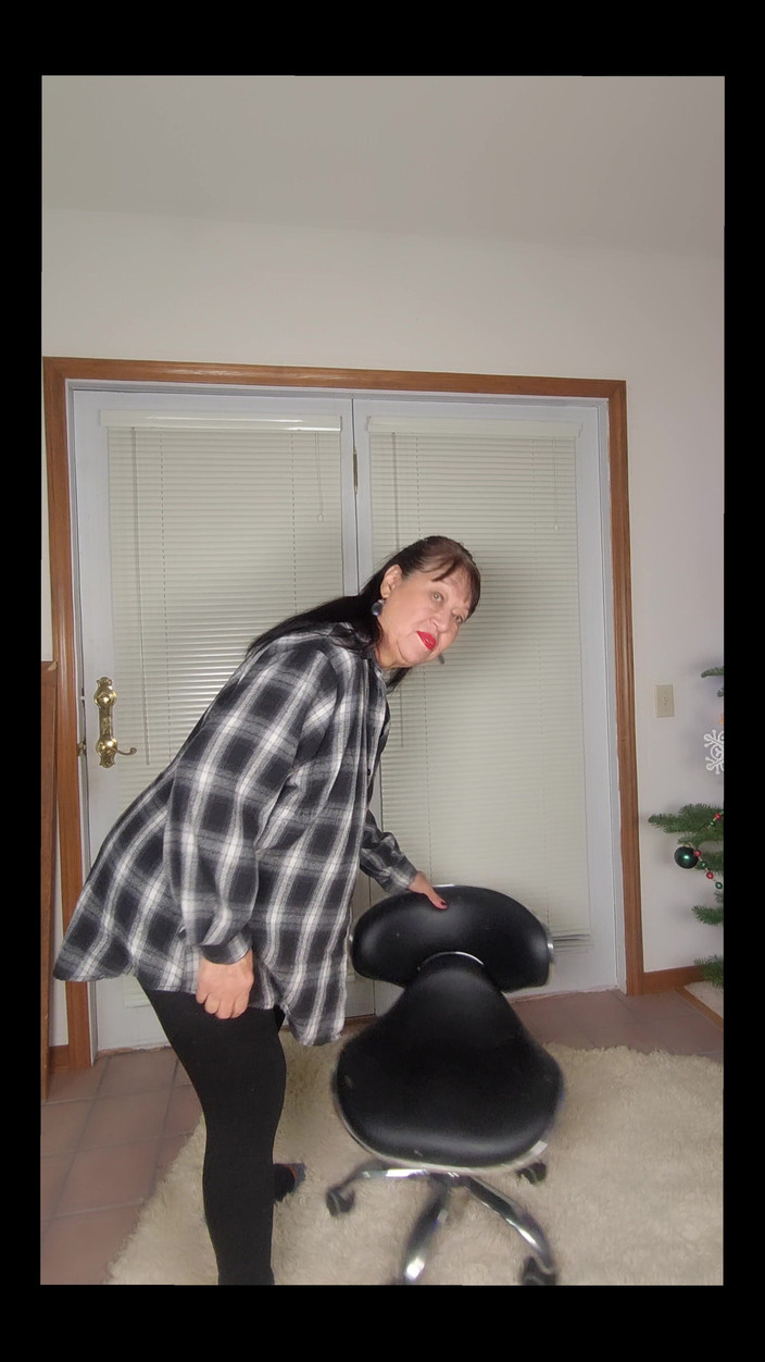 Zilah Luz: Masturbating My Hairy Pussy and Ass While Having an Orgasm...