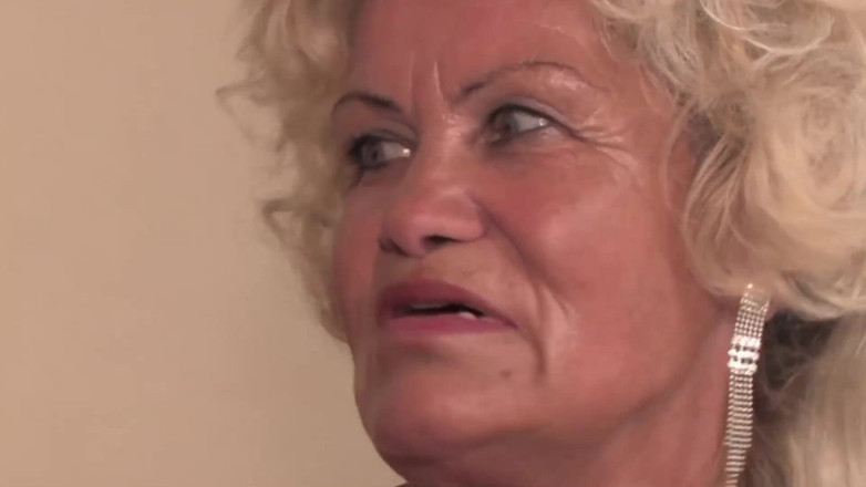 Mature Wanker: Mame cu băieți! Când bătrânii și tinerii se fut!