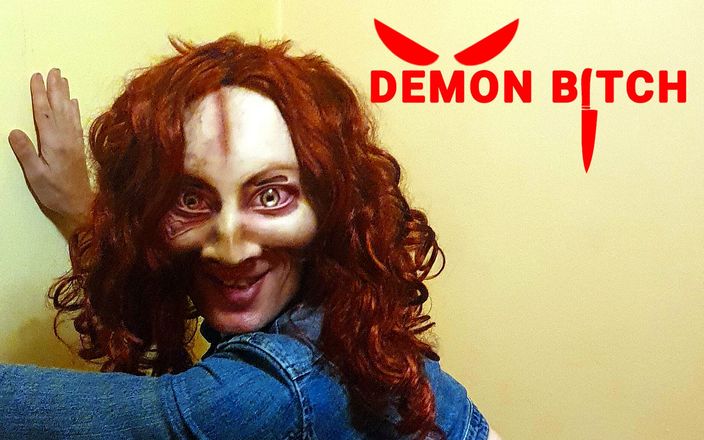 Demon Bitch: Curvă demon excitată tânjește după orgie sexuală sălbatică, poftă de...