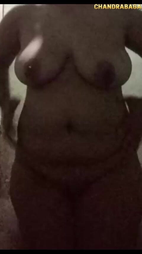 Claraidn: आओ, बेबी, मेरे स्तनों को निचोड़ो और उसका चूसना