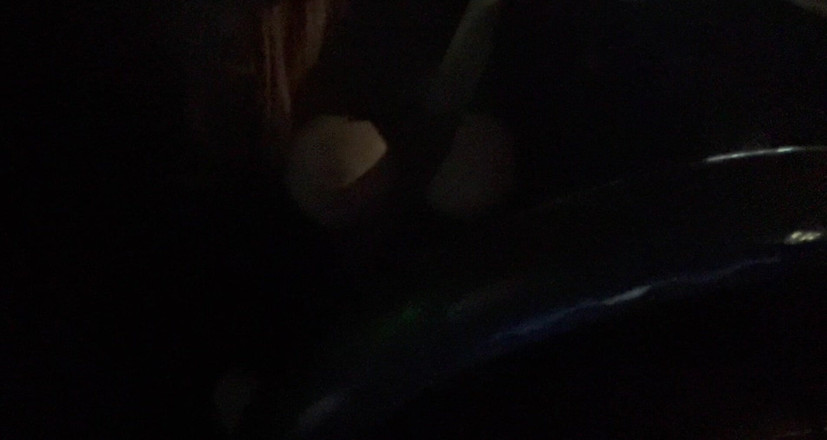 Artemisia Love: Italiaanse milf Artemisia met grote tieten houdt van sexy autorijden...