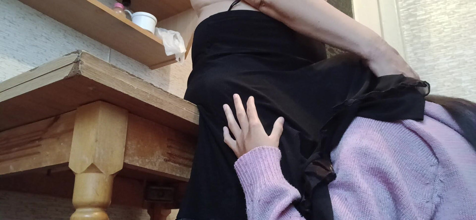 Lesbian-candys: Mon copain m’a attrapée avec sa mère, mais il ne...