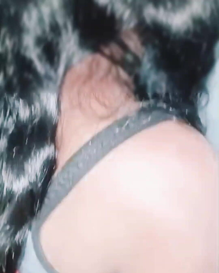 IndianVibeX: Ach můj bože, je tato kundička nebo oceán?